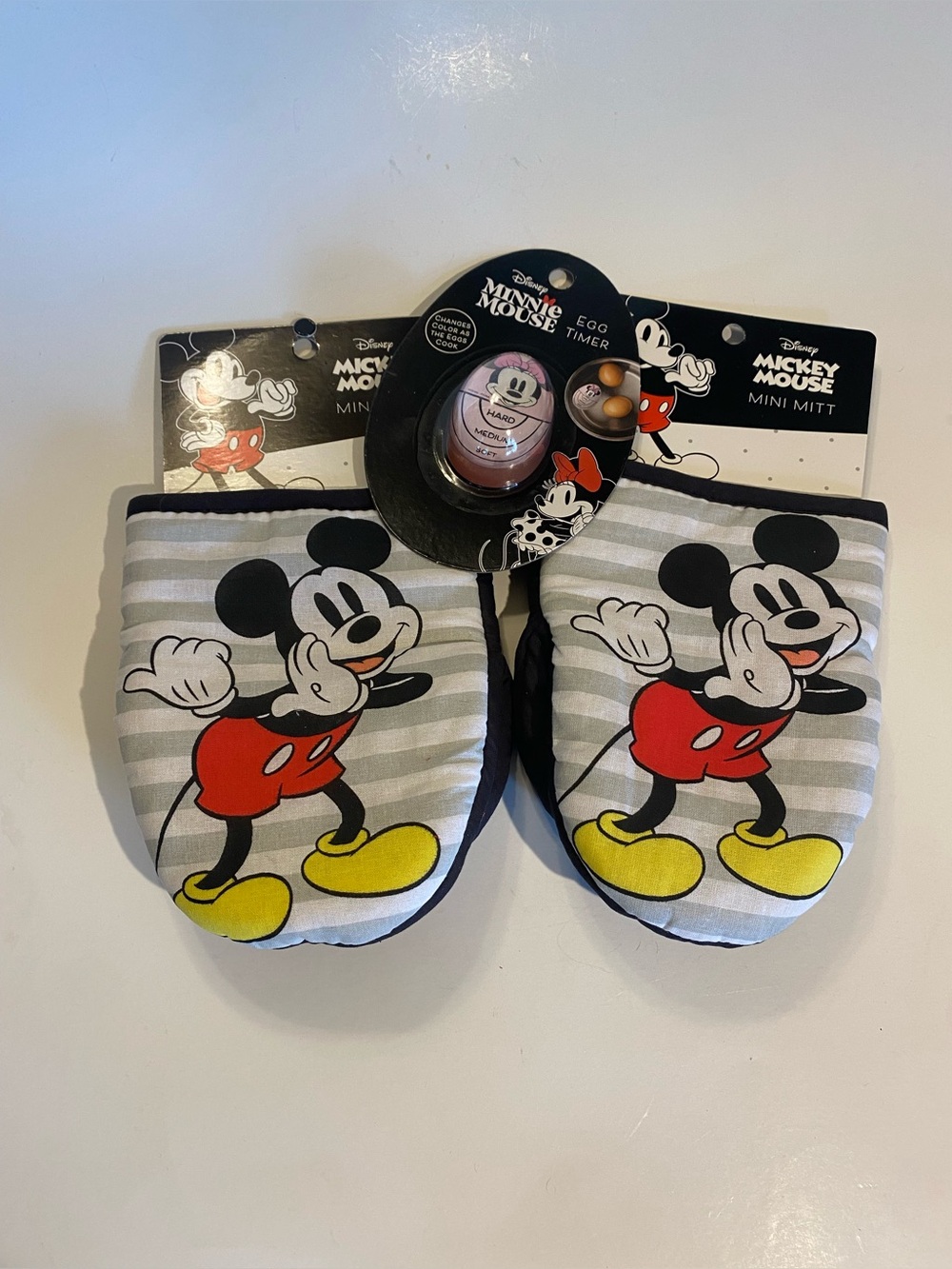 Disney Mickey Mouse Kitchen Set 2 Mini Oven Mitts & Color-Changing Egg Timer